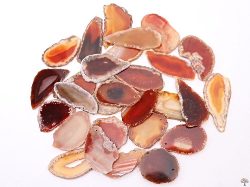 Achátový plát červený s dírkou - velikost 3 - 5 cm #491